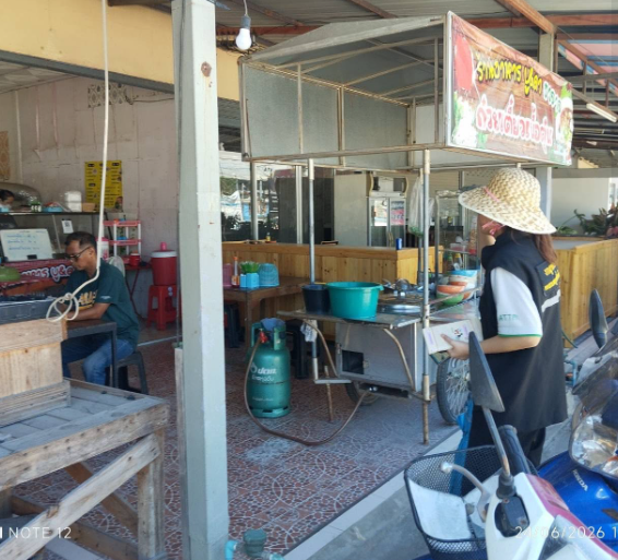 ลงพื้นที่ตรวจสุขาภิบาลสถานประกอบการที่ขอรับ/ขอต่อใบอนุญาตประกอบกิจการประเภทต่างๆ