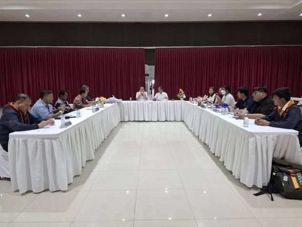  ประชุมแก้ไขปัญหาน้ำท่วมโครงการหมู่บ้านพฤกษาวิวล์ โดยมีตัวแทนของหมู่บ้านพฤกษาวิวล์ ตัวแทนจากผู้พักอาศัยอยู่ในหมู่บ้าน มาร่วมประชุม
