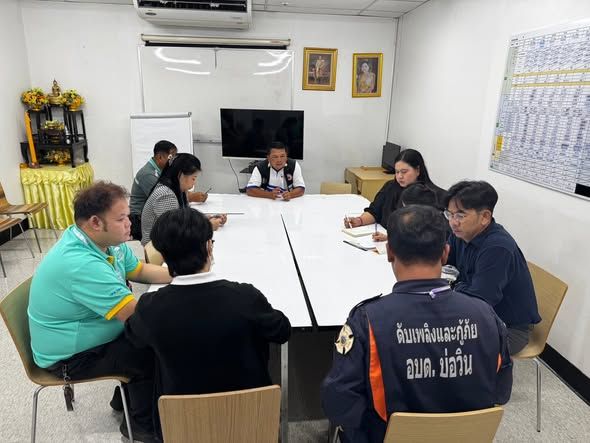 พ.จ.อ.ยุทธนา โมรา ผอ.กองสาธารณสุข เจ้าหน้าที่กองสาธารณสุข ร่วมกับ กองช่าง ลงตรวจสุขาภิบาล โลตัส บ่อวิน