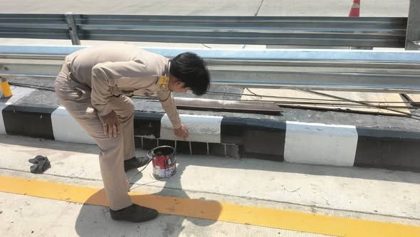 ช่างผู้ควบคุมงาน เจ้าหน้าที่กองช่าง ดำเนินการ ลงพื้นที่ตรวจควบคุมงานก่อสร้างปรับปรุงจุดกลับรถยูเทิร์นสมใจนึกและยูเทิร์นปั๊มคาลเท็กซ์