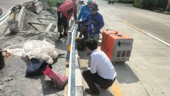 ช่างผู้ควบคุมงาน เจ้าหน้าที่กองช่าง ดำเนินการ ลงพื้นที่ตรวจควบคุมงานก่อสร้างปรับปรุงจุดกลับรถยูเทิร์นสมใจนึกและยูเทิร์นปั๊มคาลเท็กซ์