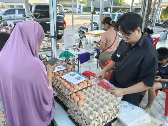 บรรยากาศตลาดนัดชุมชน ณ ปั๊ม ปตท.เสาสูง