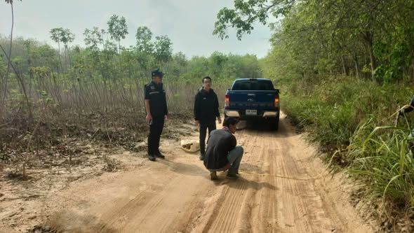 กองช่าง ลงพื้นที่สำรวจแนวเขตโครงการก่อสร้างถนนคอนกรีตเสริมเหล็ก พร้อมวางท่อระบายน้ำ ถนนสายชุมชนหนองก้างปลาผู้ใหญ่สำราญ ตอน 2 (เชื่อมเขตอำเภอปลวกแดง) หมู่ที่ 7 ตำบลบ่อวิน