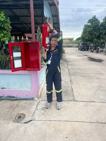 ตรวจสอบความพร้อมของถังดับเพลิงที่ติดตั้งอยู่ในเขตพื้นที่ เพื่อให้พร้อมใช้งานตลอดเวลา หากเกิดเหตุเพลิงไหม้ 