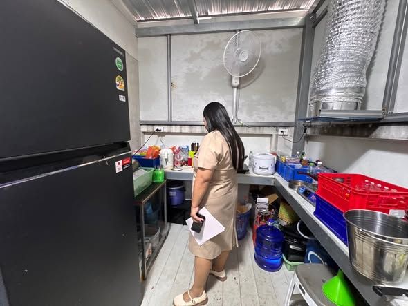ลงพื้นที่ตรวจสุขาภิบาลสถานประกอบการที่ขอรับ/ขอต่อใบอนุญาตประกอบกิจการประเภทต่างๆ