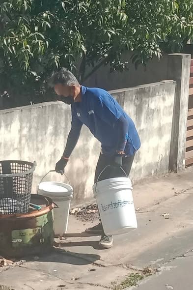 ลงพื้นที่เก็บขยะเปียก ประเภทผัก เศษอาหาร เพื่อนำไปทำปุ๋ยอินทรีย์ 