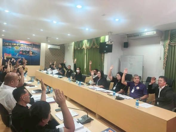  เข้าร่วมการประชุมช่วยเหลือประชาชนที่ได้รับผลจากอุทกภัย